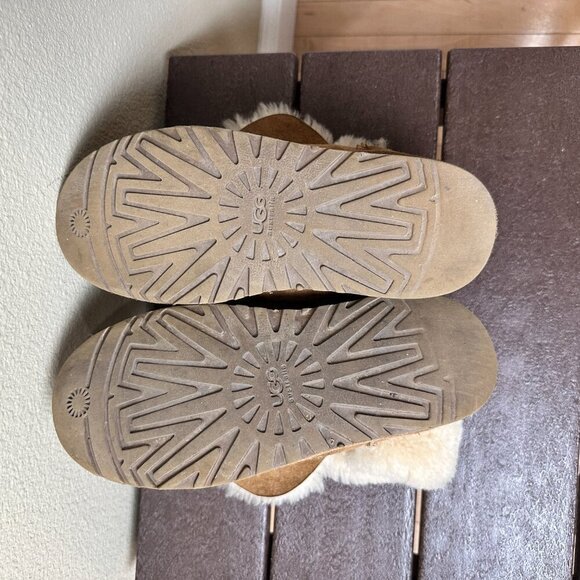 UGG Bailey Button Short Shearling Boots Booties Classic Chestnut Color - size 8 - Picture 11 of 11